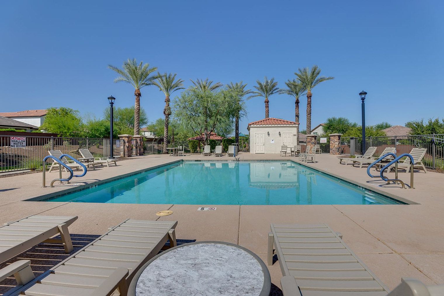 833 Gary Ln Phoenix, AZ 85042 photo 5