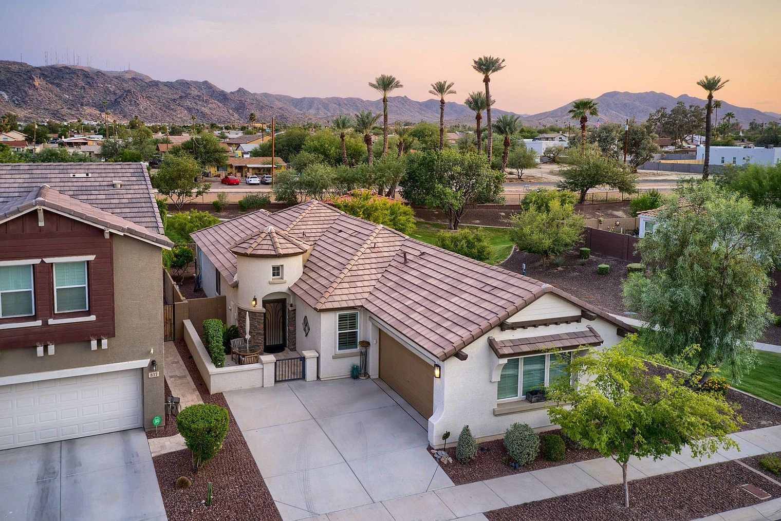 833 Gary Ln Phoenix, AZ 85042 photo 3