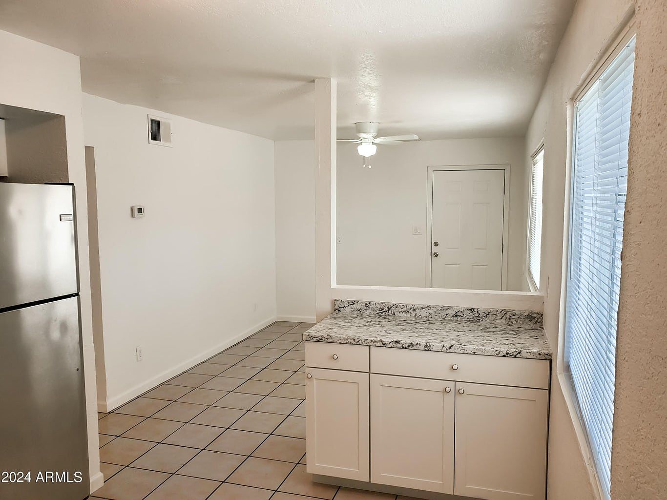 3225 W Melvin St photo 3