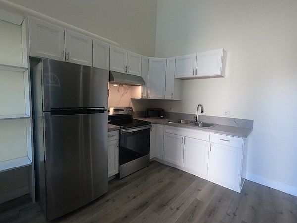 262 E Park Ave photo 4