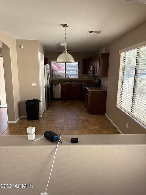 816 W Mid Way photo 5