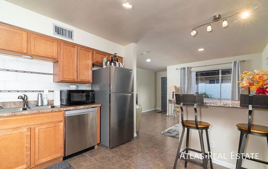 530 W La Jolla Dr Tempe, AZ 85282 photo 2