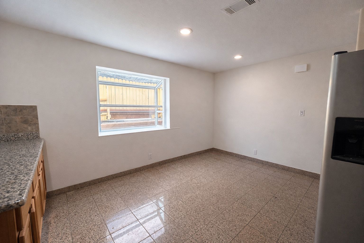 118 Amherst Ave photo 4