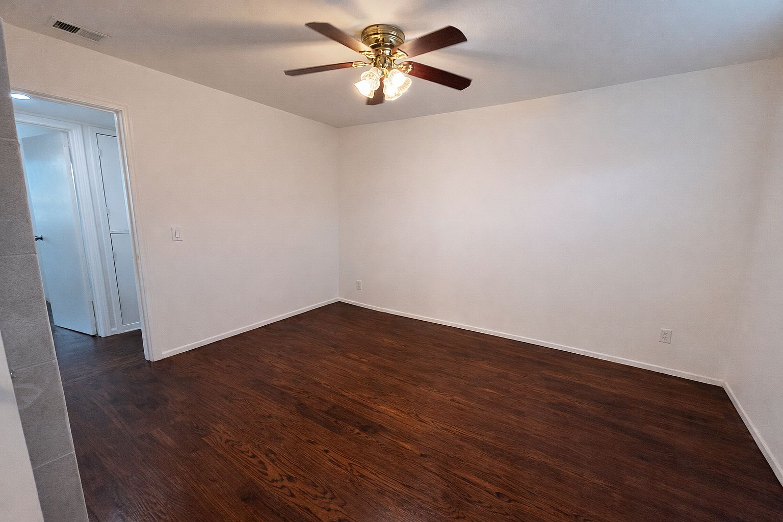118 Amherst Ave photo 5
