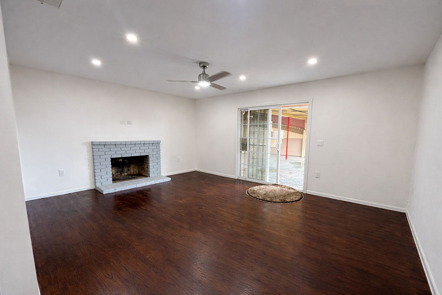 118 Amherst Ave photo 2
