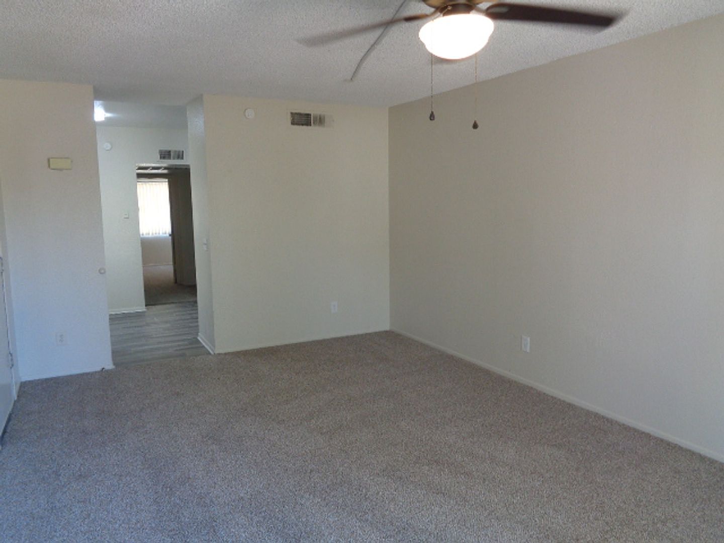 2822 E Kathleen Rd unit #203 photo 3
