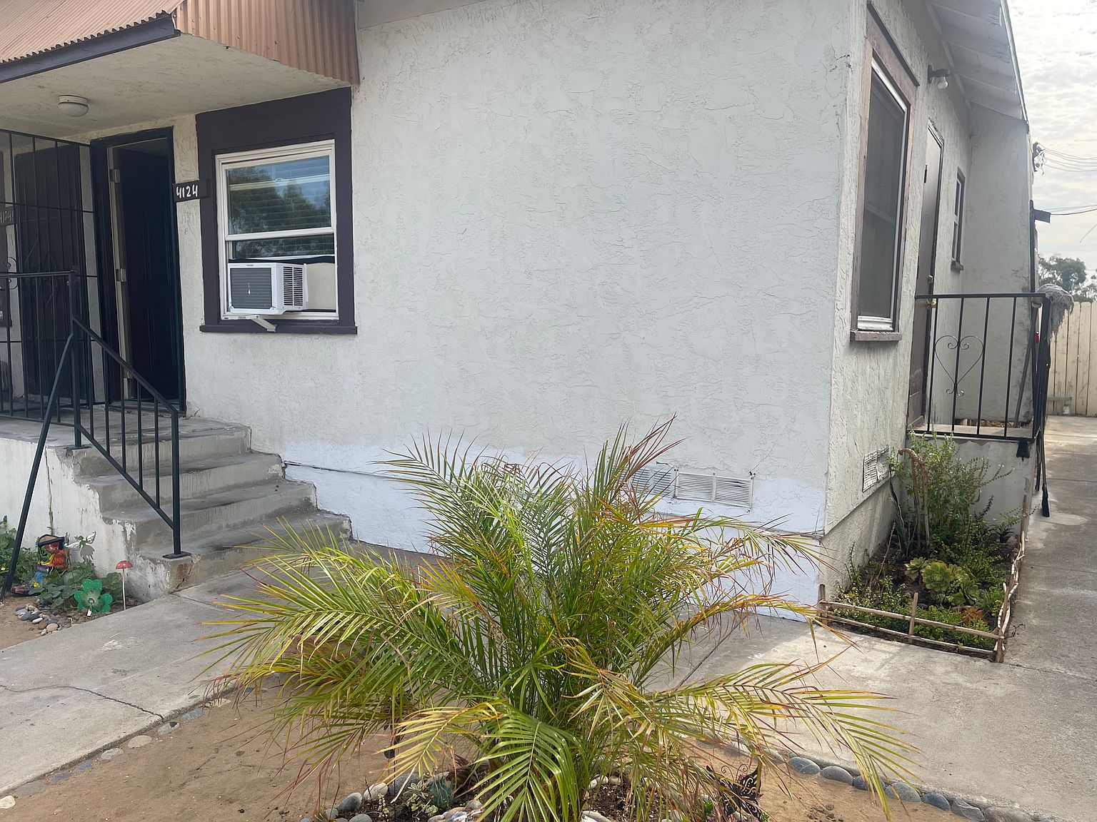 4124 C St photo 2