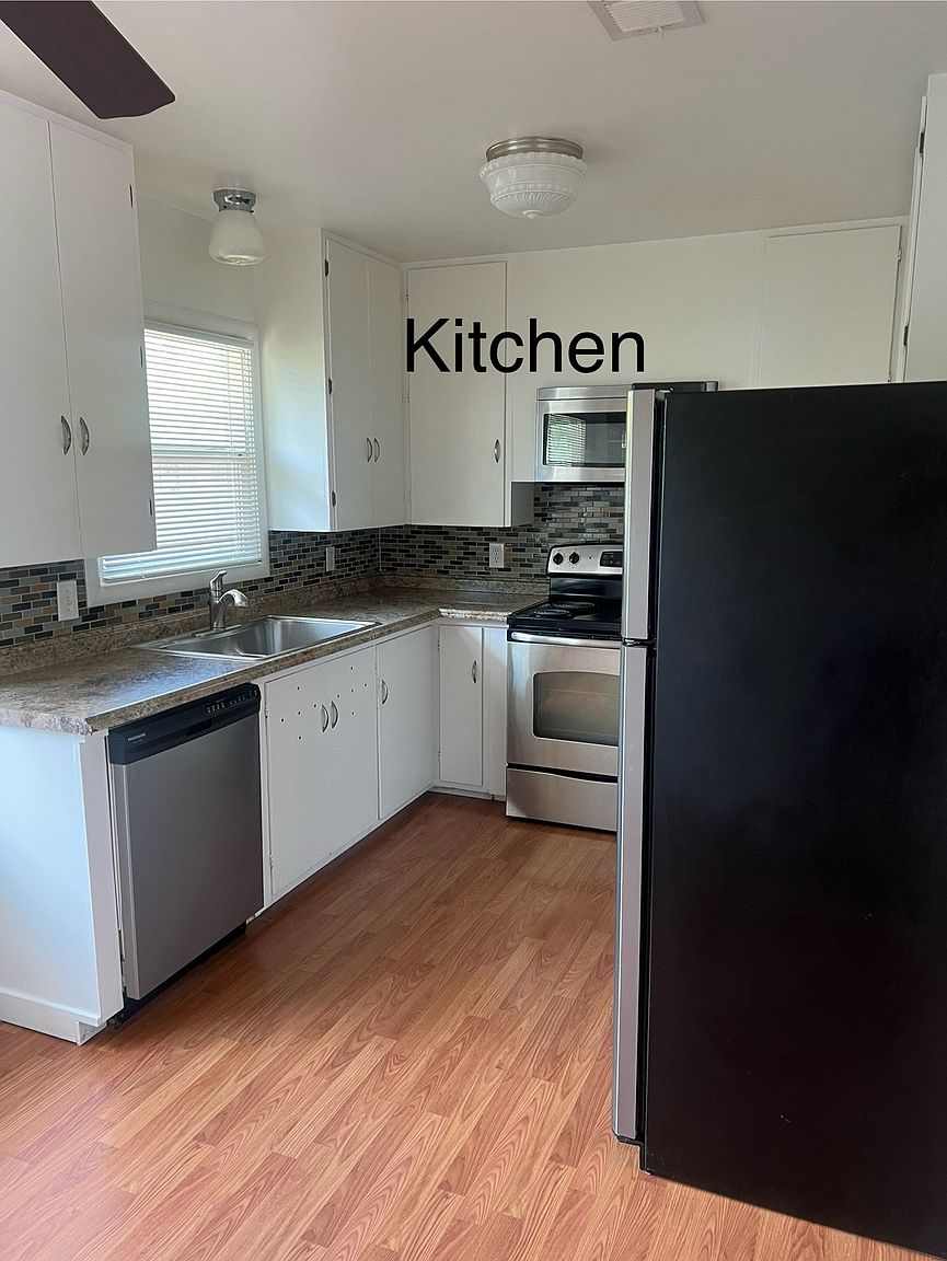 452 Silva St photo 2