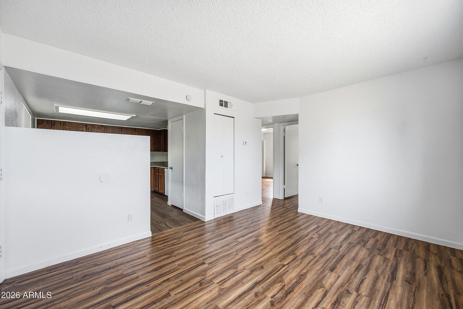 436 W Clark St photo 3