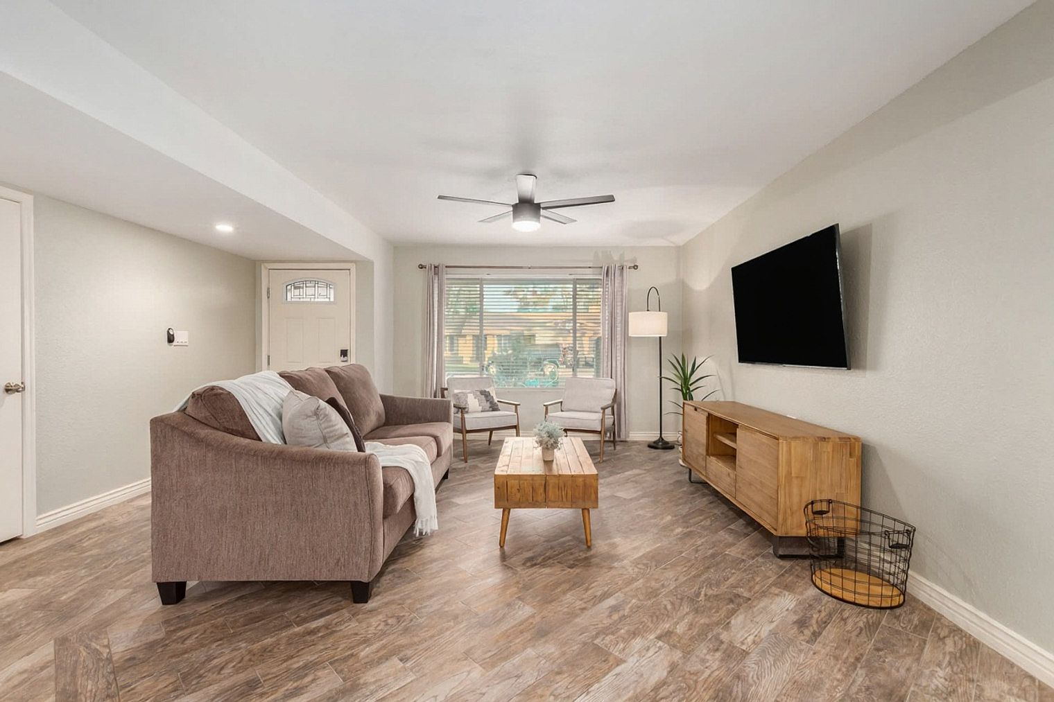 2530 W Obispo Cir Mesa, AZ 85202 photo 2