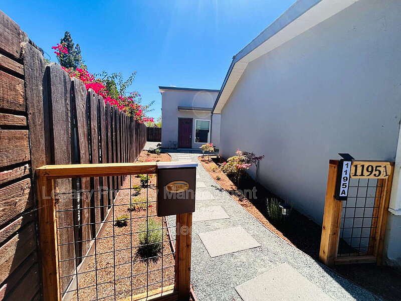 1195 Heather Ct Concord, CA 94520 photo 4