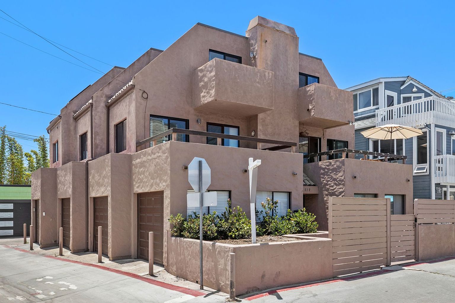 829 San Jose Pl photo 3
