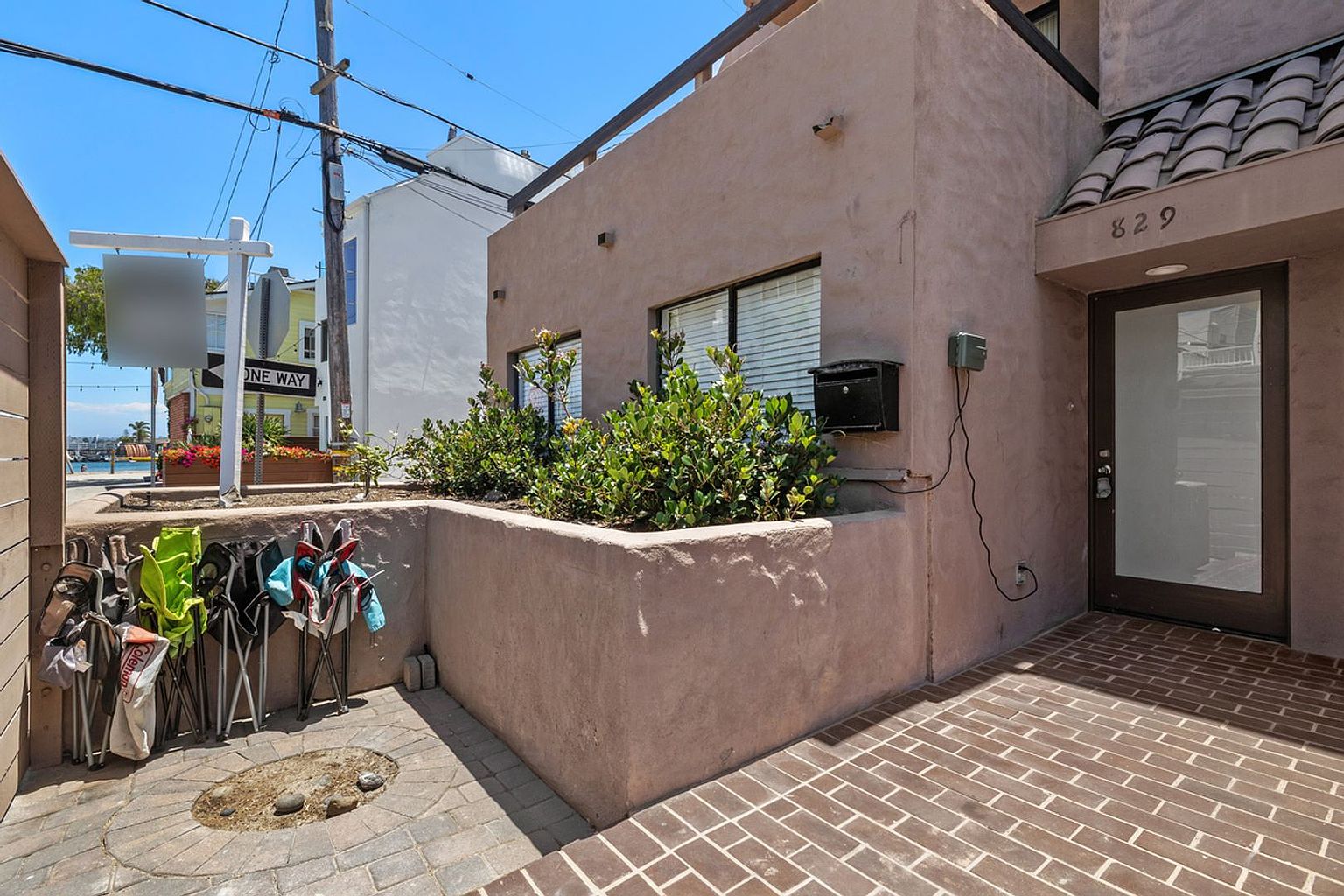 829 San Jose Pl photo 2