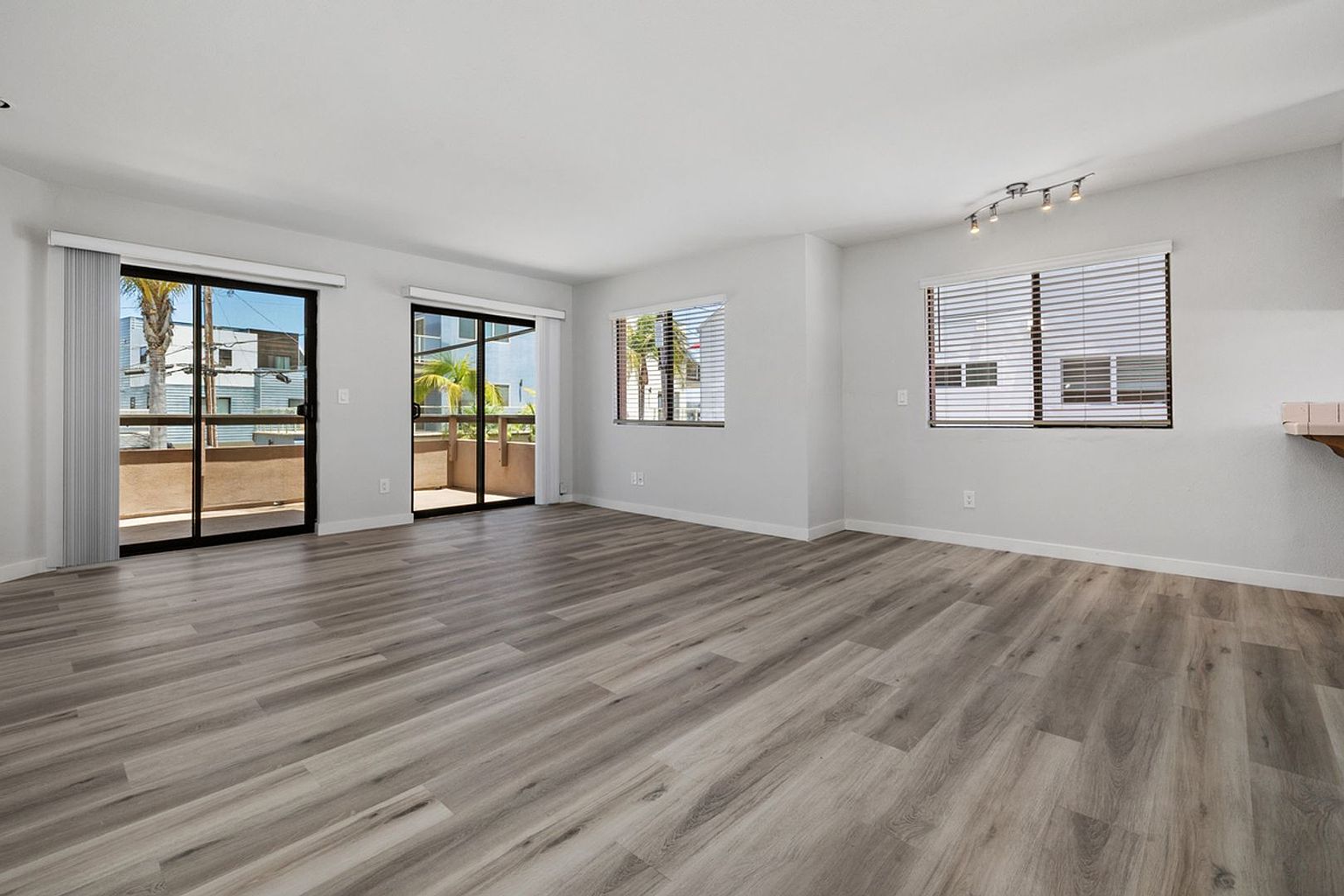 829 San Jose Pl photo 4