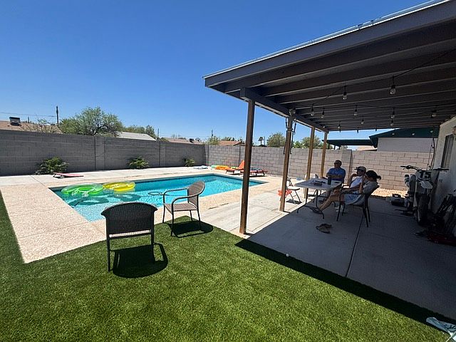 2325 E Obregon St photo 3