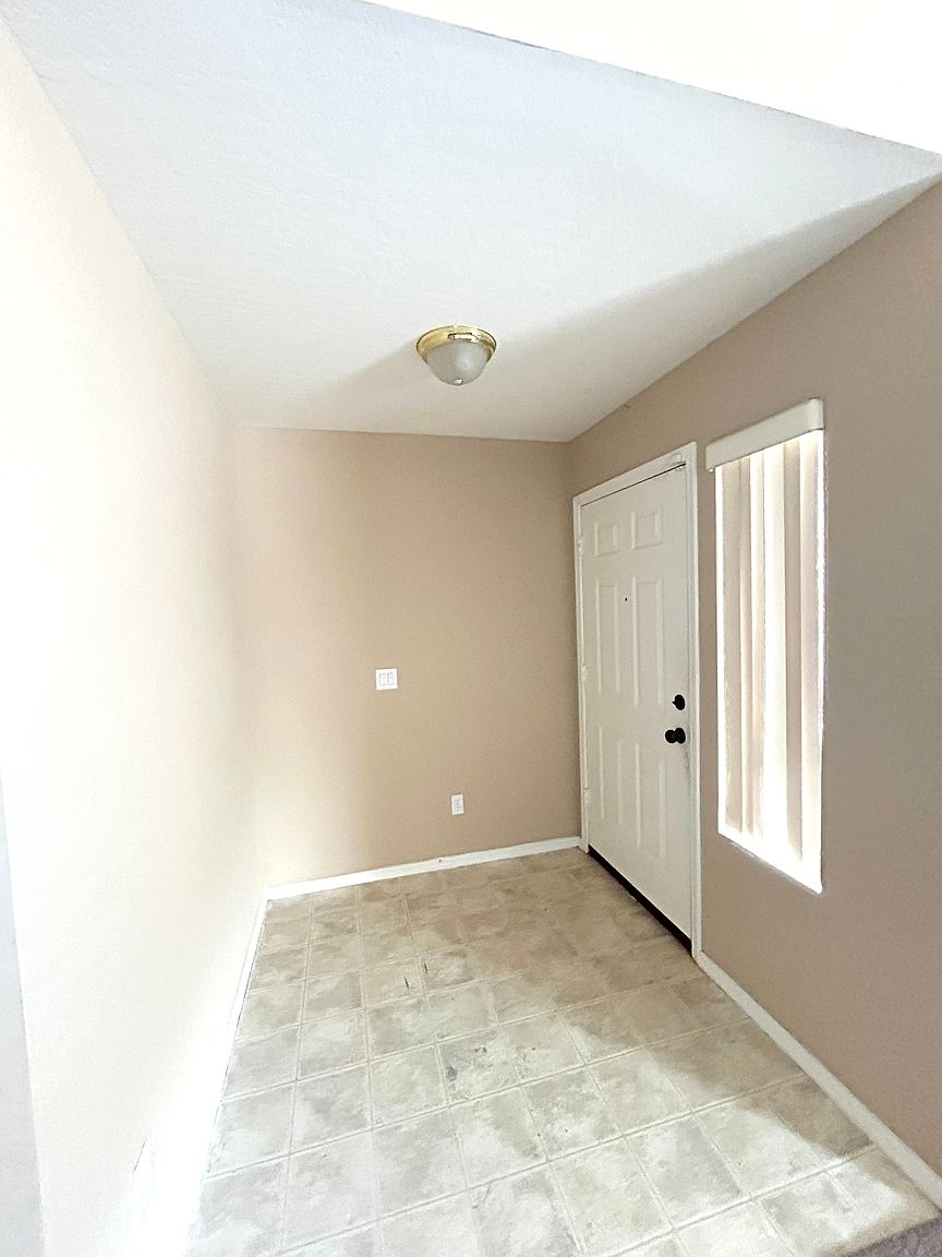 3174 W Carlos Ln photo 4