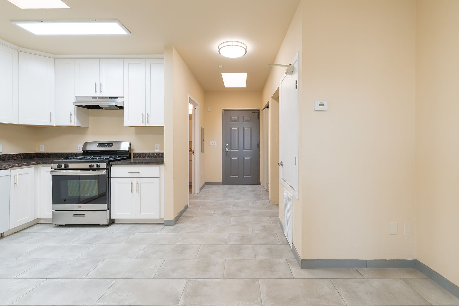 317 Lester Ave photo 4