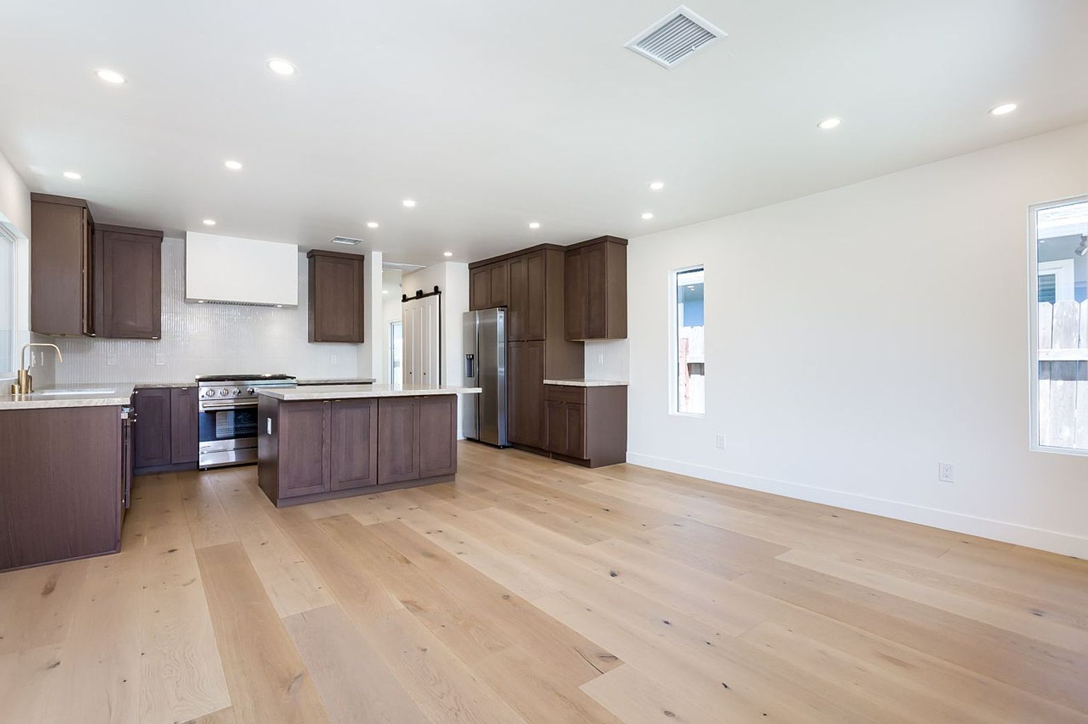 4422 Cherokee Ave photo 3