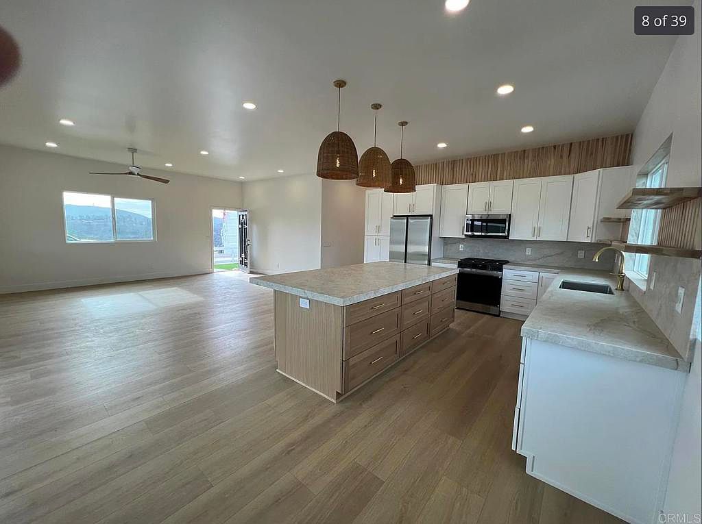 1533 Avohill Dr photo 3