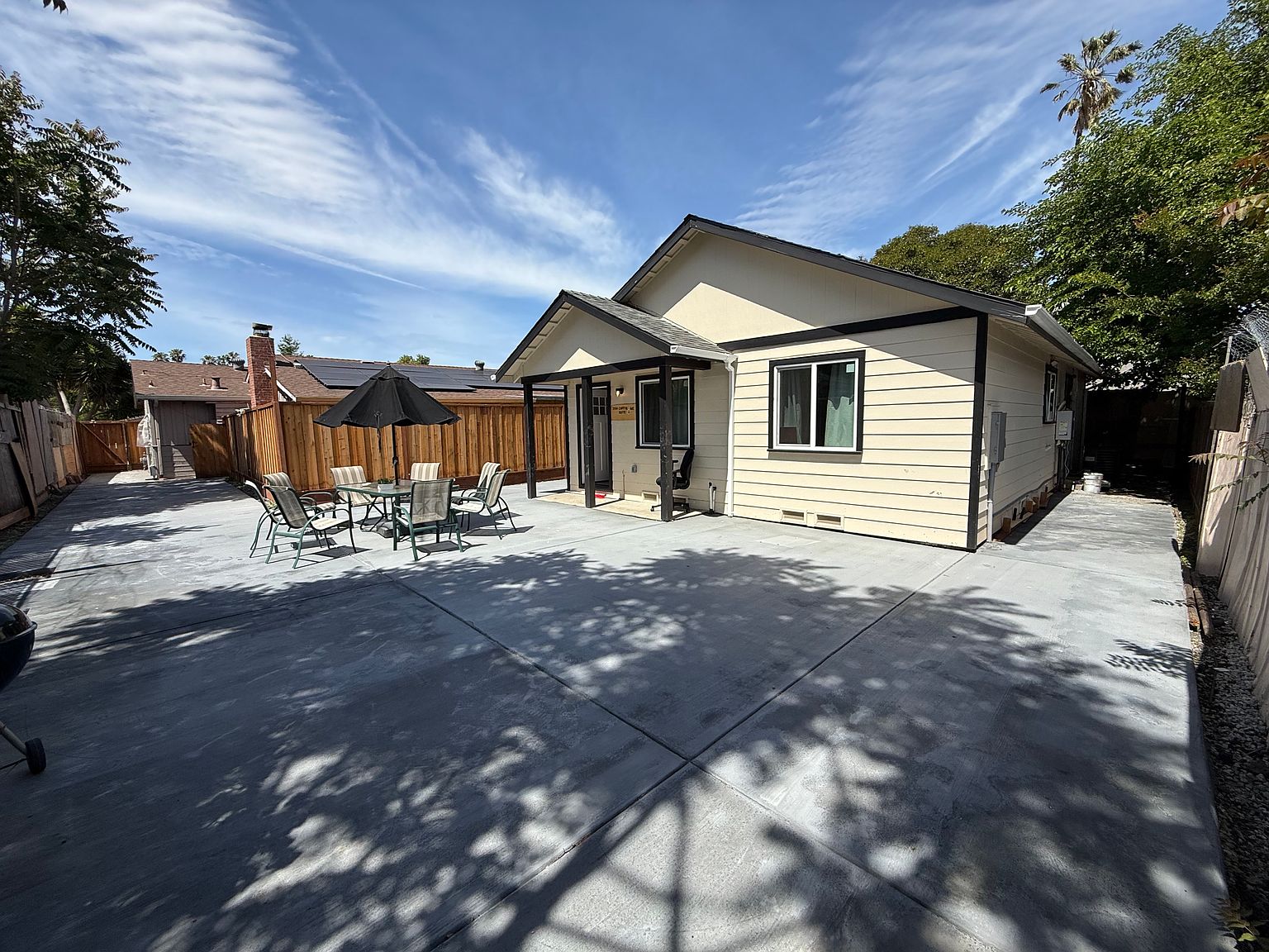 2194 Capitol Ave photo 4