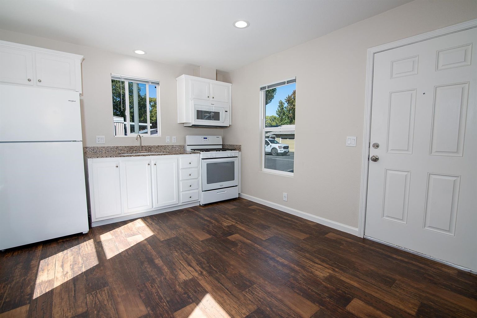 2800 Monterey Rd photo 4