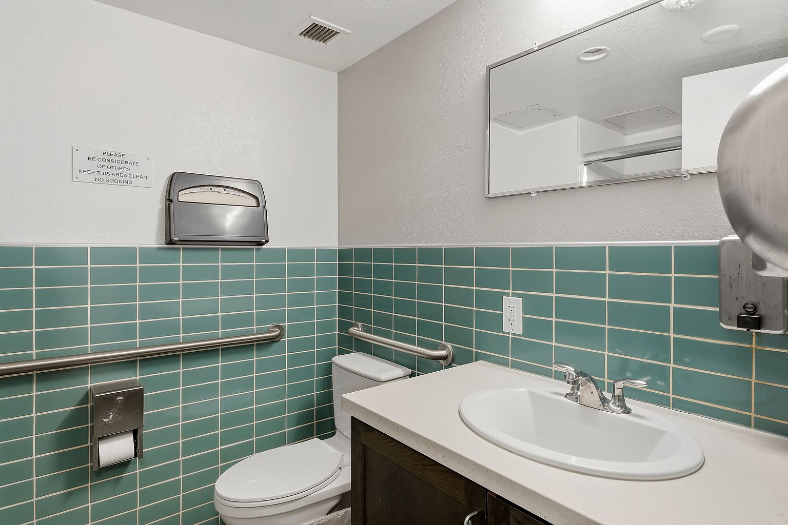 106 S Park St photo 3