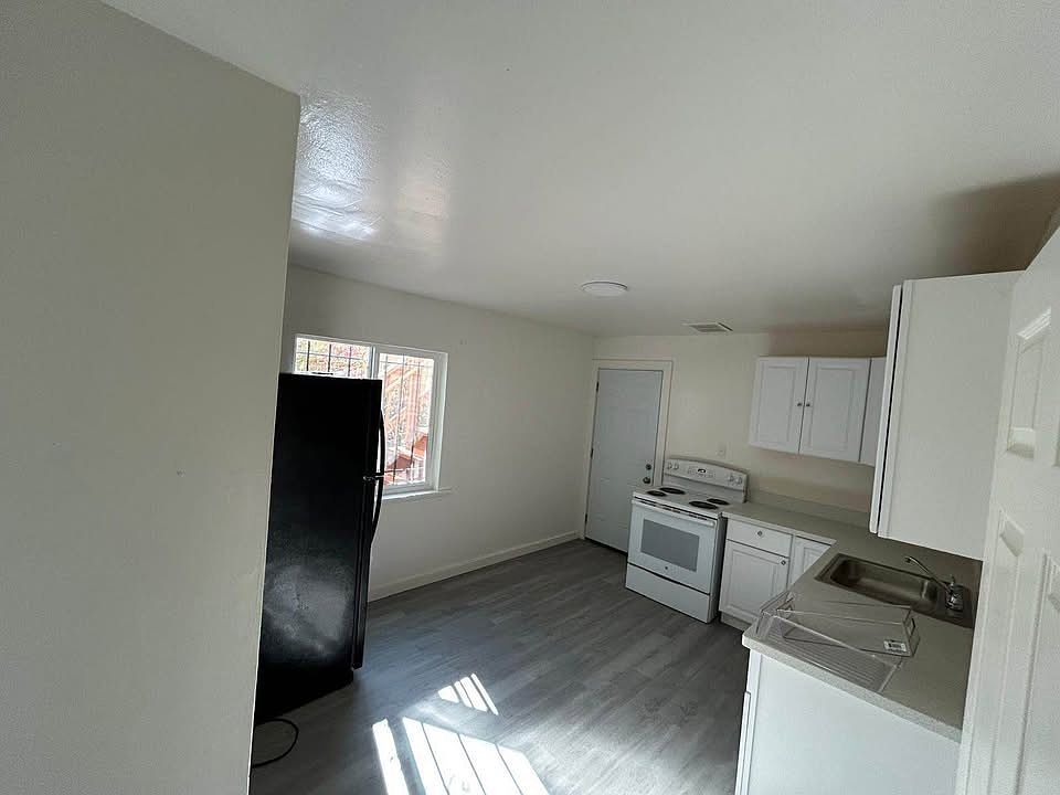 2324 92nd Ave photo 2