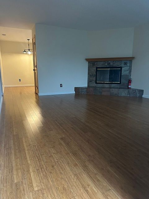 1515 Gladstone Way photo 5