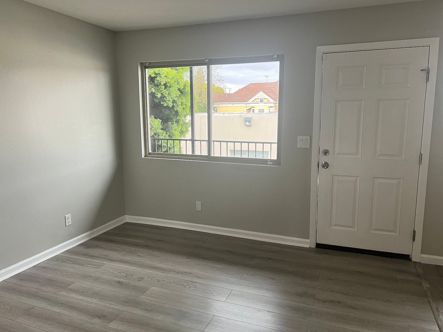 1BR/1BA Apartment on B St · Hayward photo 3