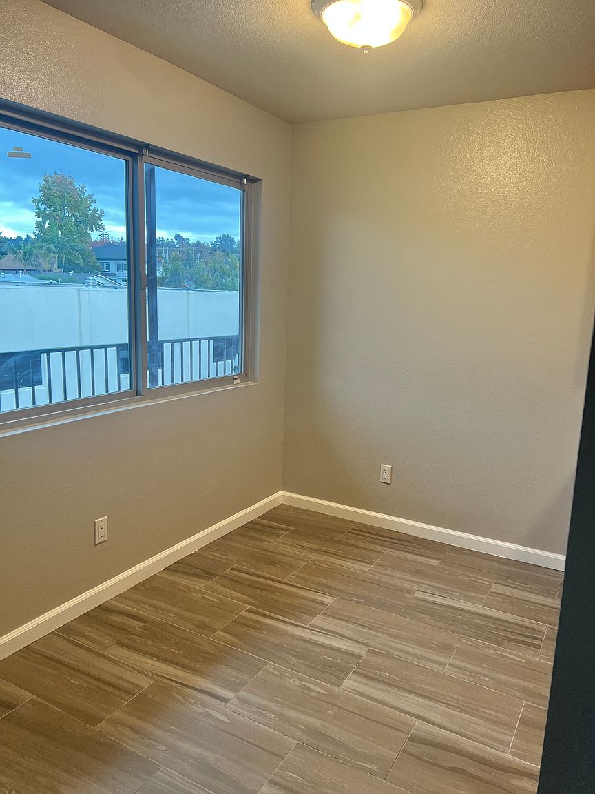 1BR/1BA Apartment on B St · Hayward photo 5