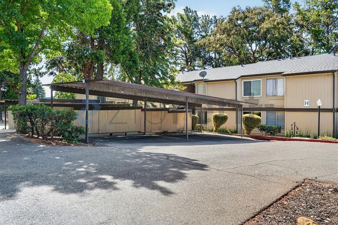 355 Parkview Ter photo 5