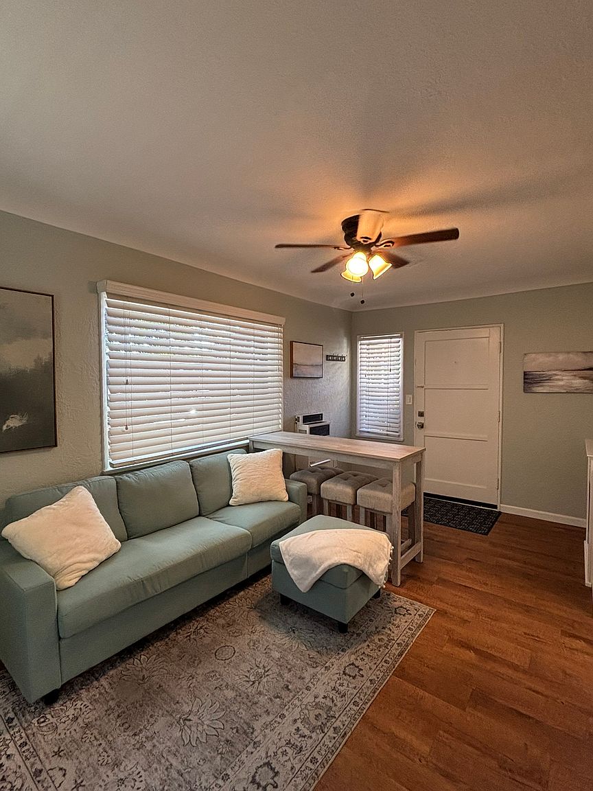 2684 Mission Blvd photo 5