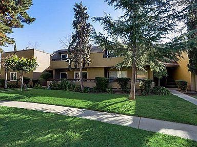 3/2 with Private Patio, Complex Pool, Gym photo 3