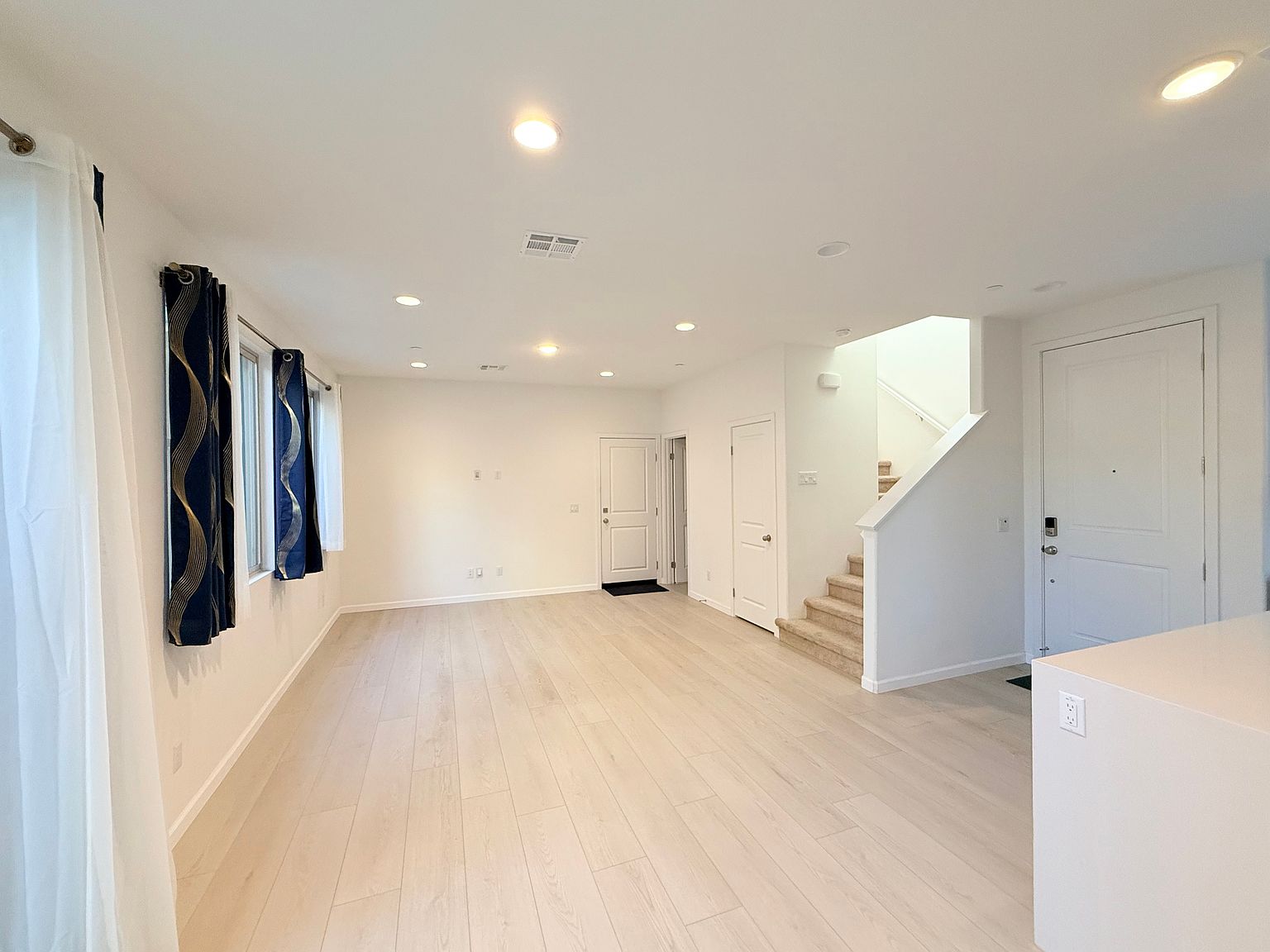 29502 Marx Way photo 4