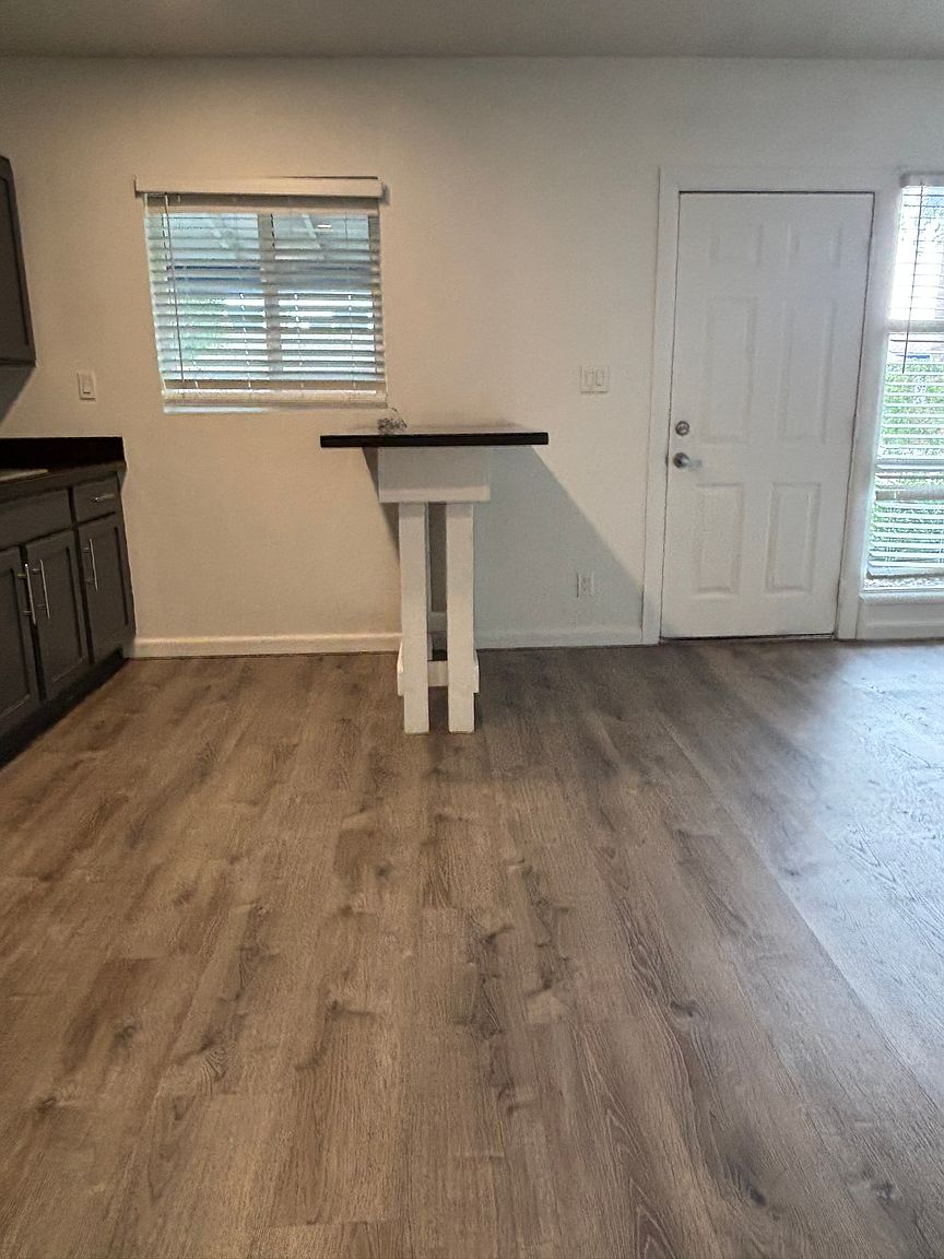 Capri Apartments photo 5
