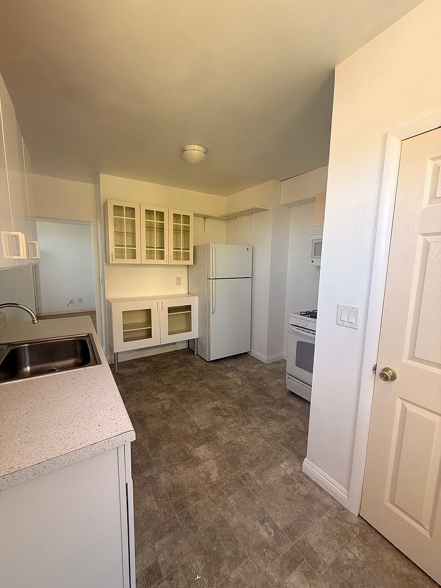 406 Washington Ave photo 5