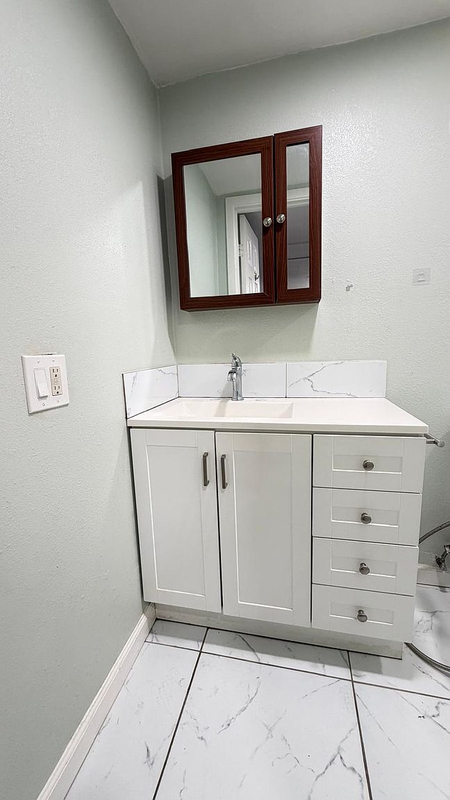 269 Rome Pl photo 2