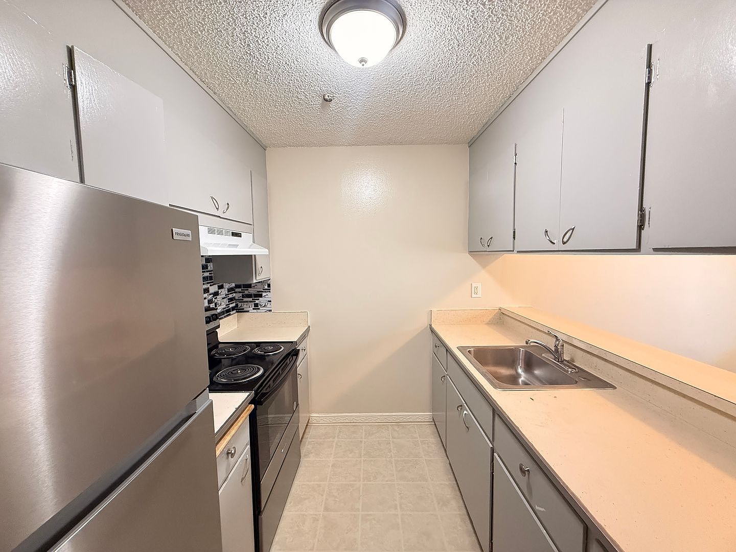 447 S E St photo 4