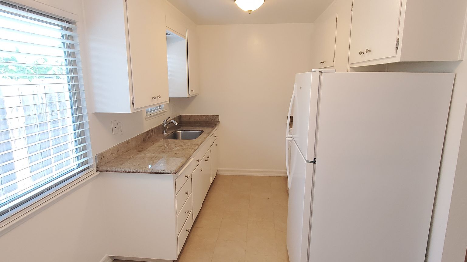 1067 Broadmoor Blvd photo 4