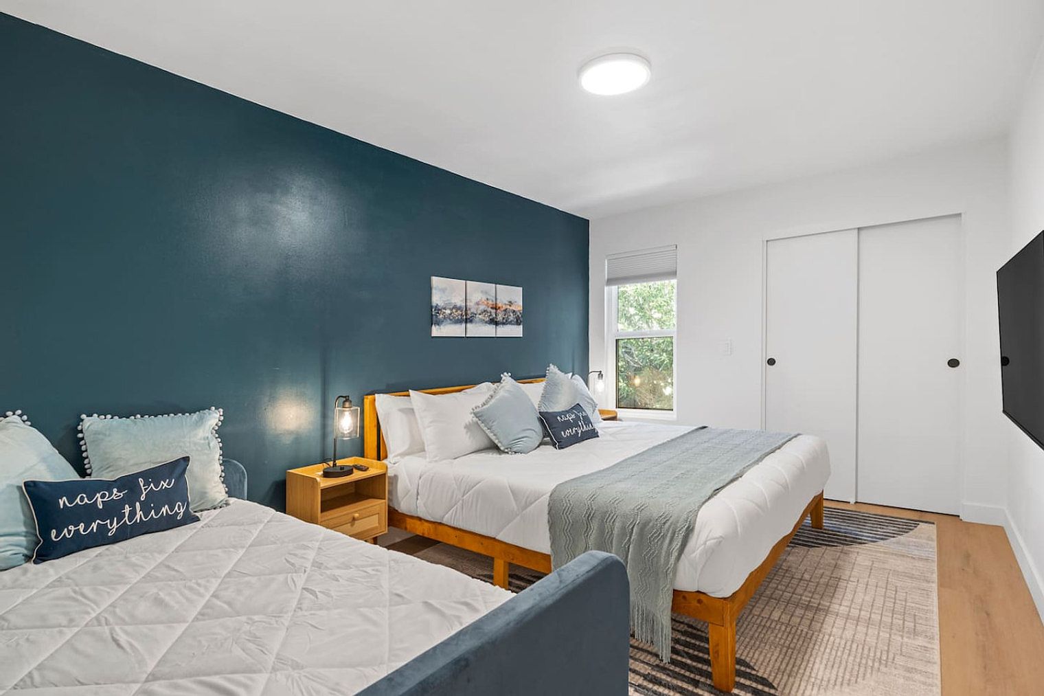 4637 N 8th Pl Floor 2-ID1366952P photo 5