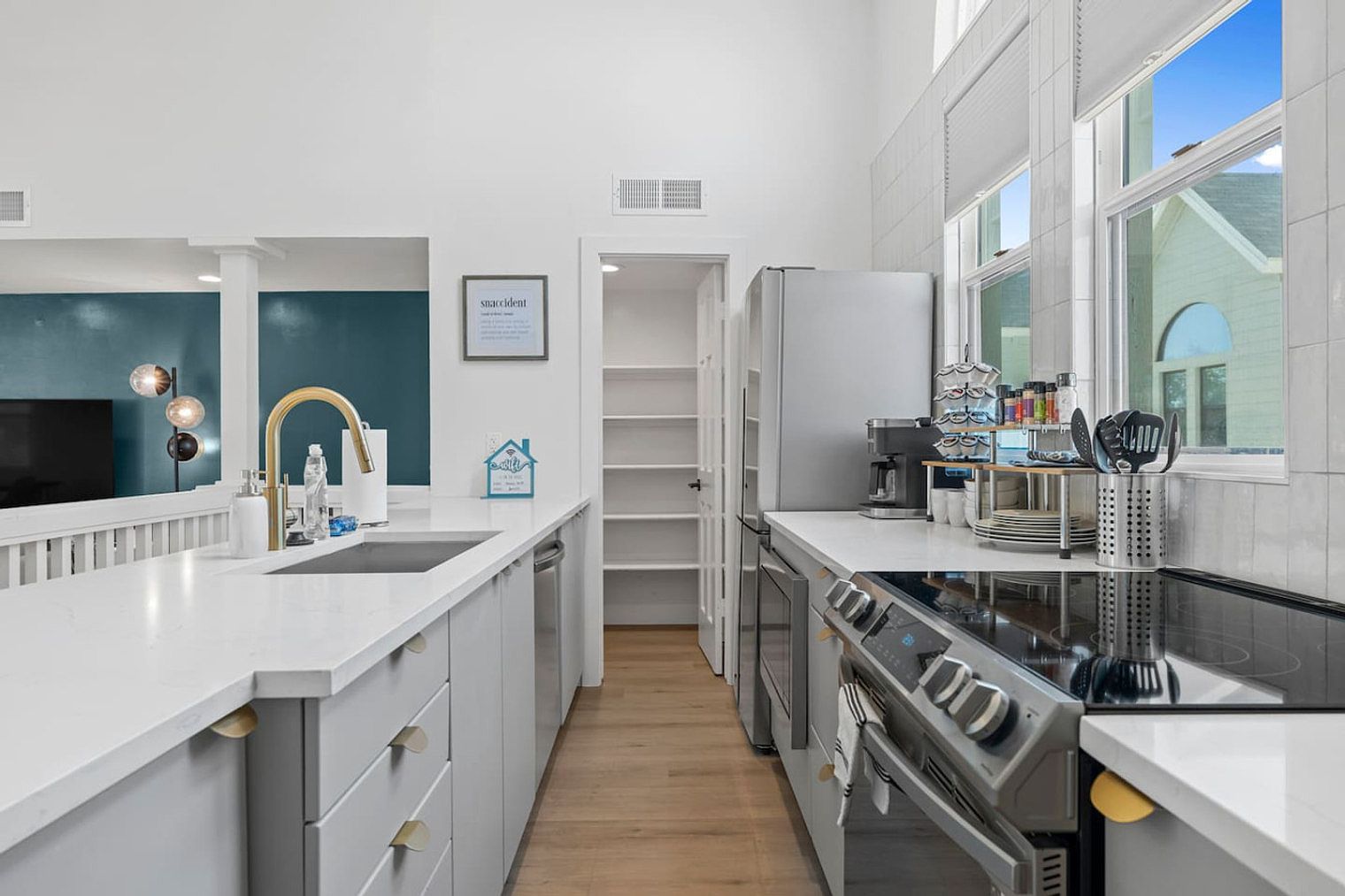 4637 N 8th Pl Floor 2-ID1366952P photo 4
