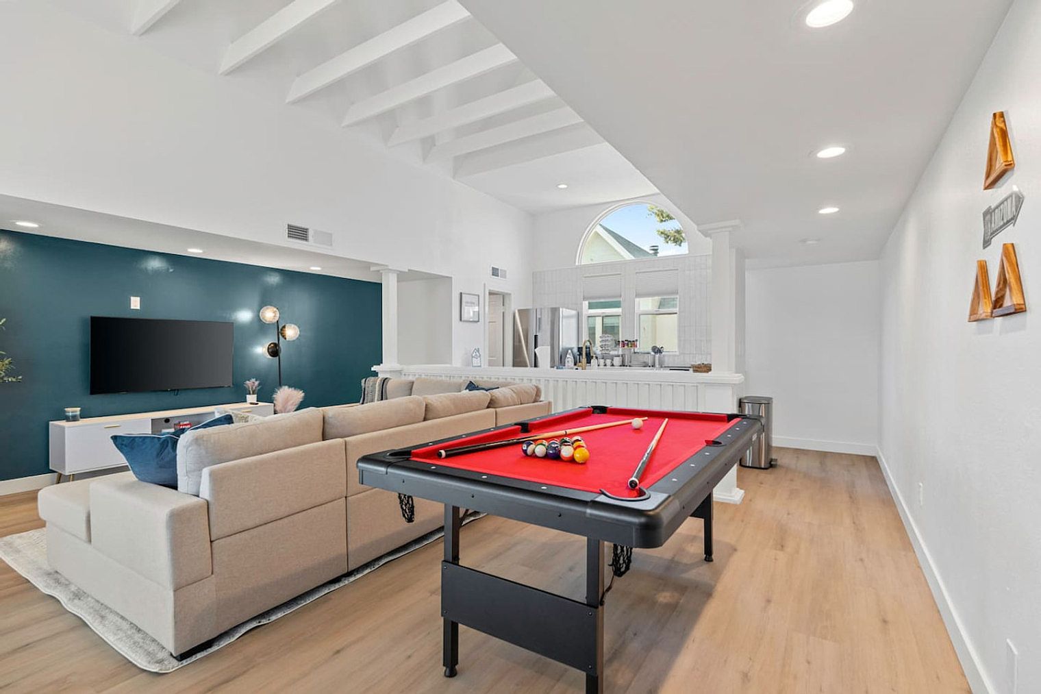4637 N 8th Pl Floor 2-ID1366952P photo 2