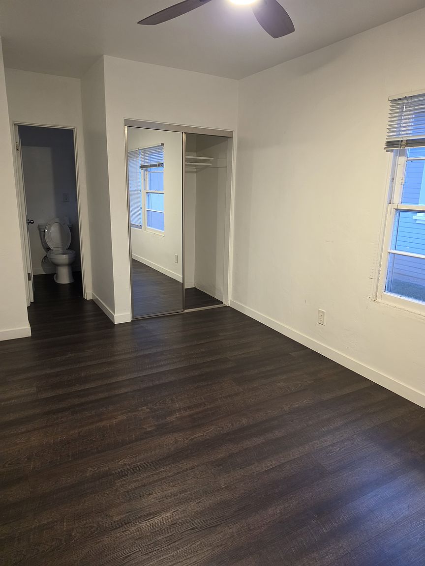 220 Glover Ave photo 3