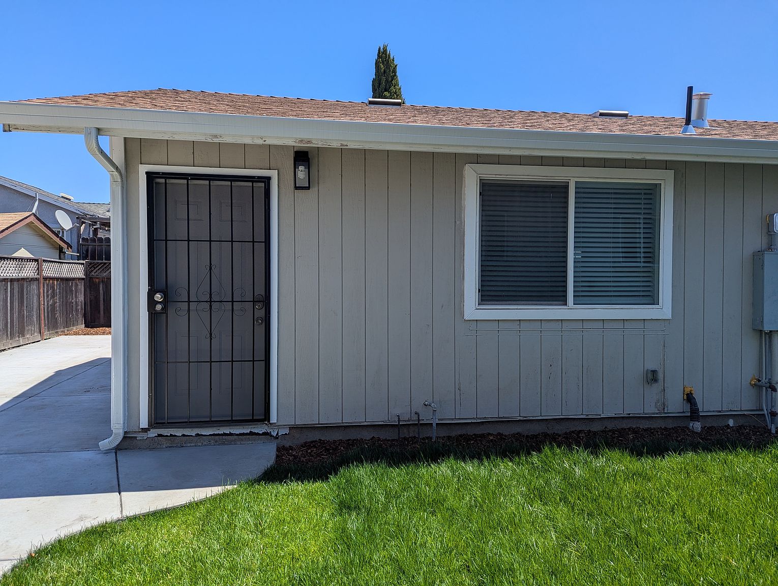 19118 Meekland Ave photo 2
