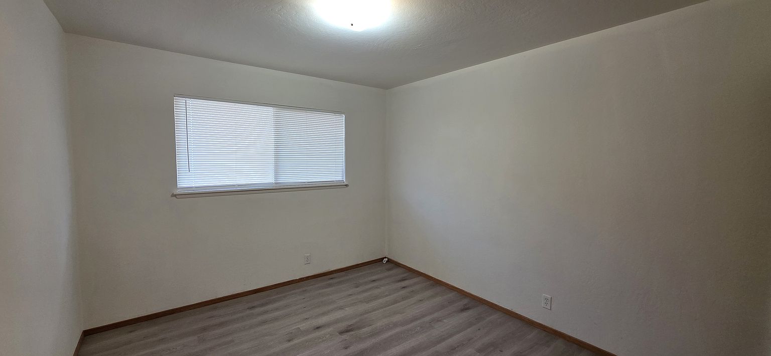 2119 Central Ave photo 3