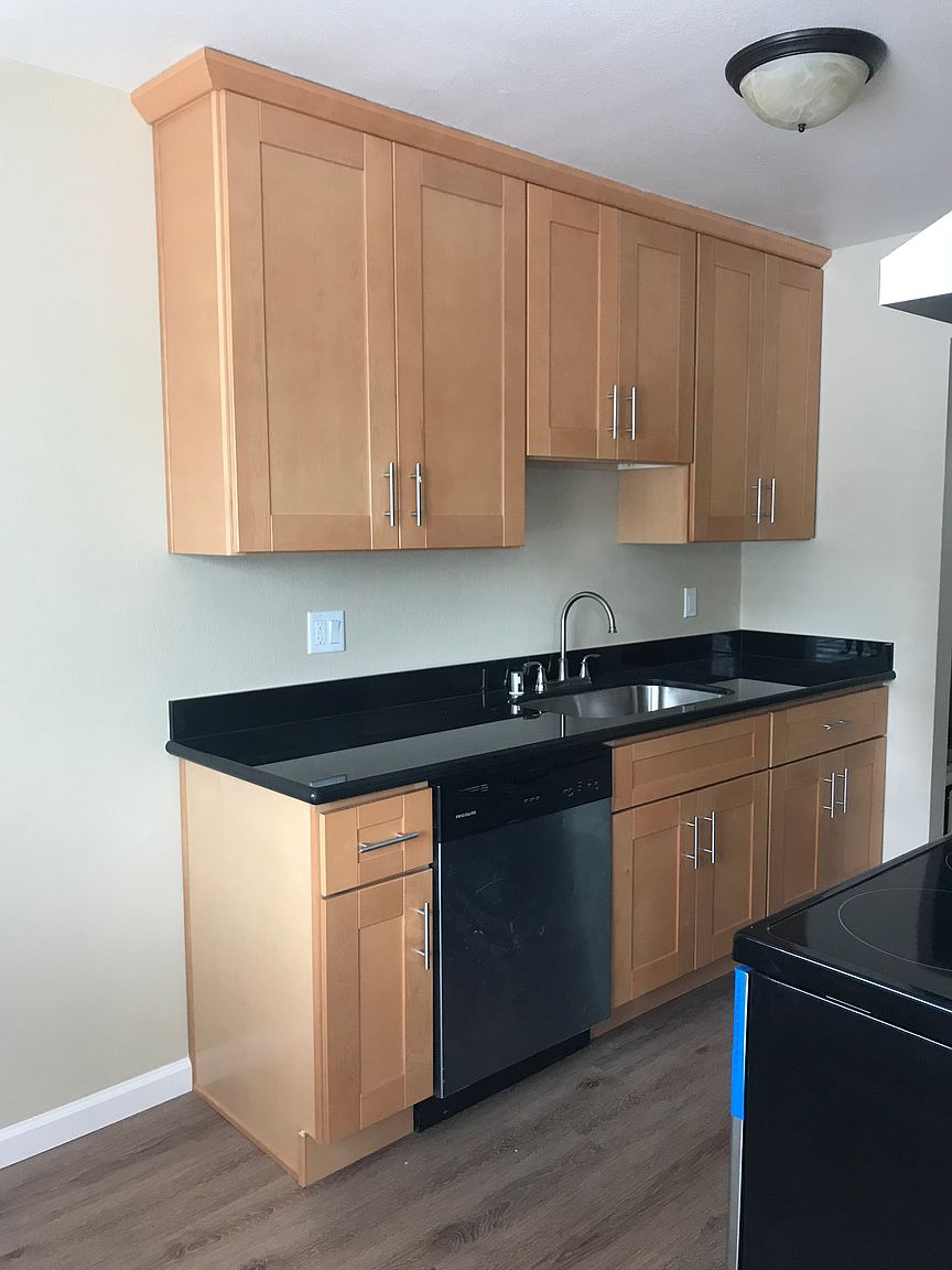 2059 Solano Way photo 4