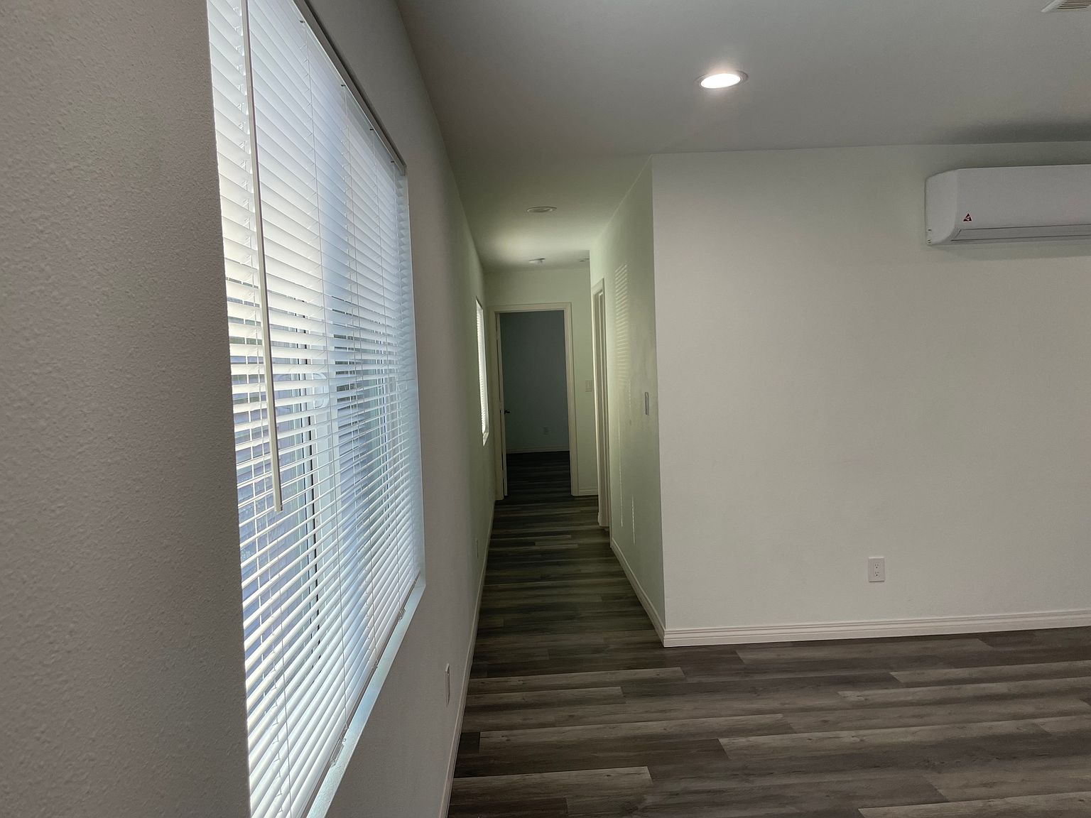 1214 Helix St photo 5