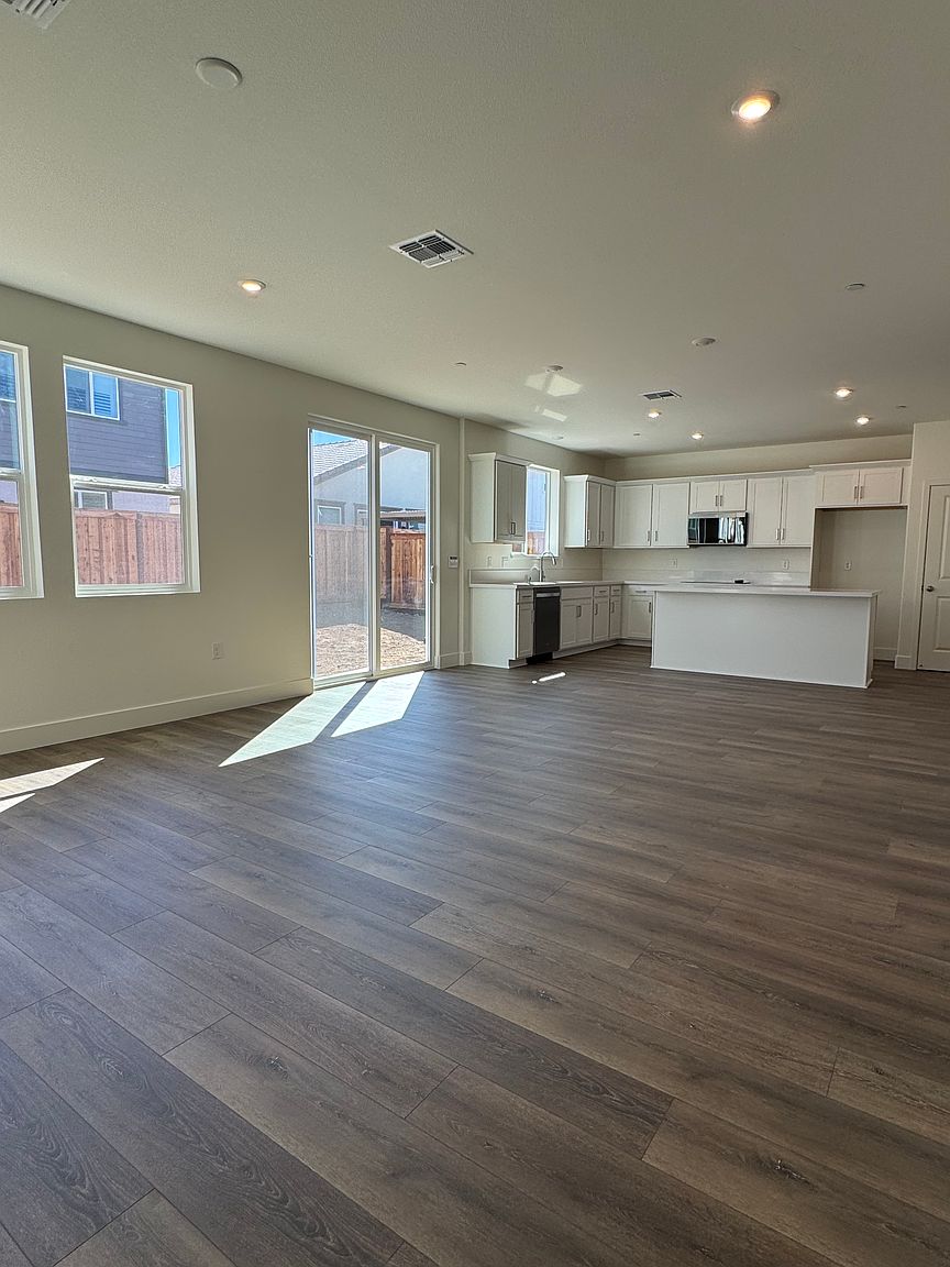 2448 Northridge Ln photo 5