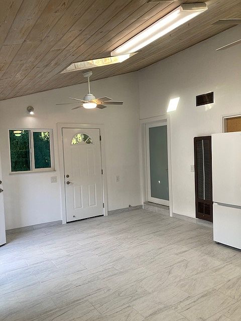 525 Rincon Rd photo 4