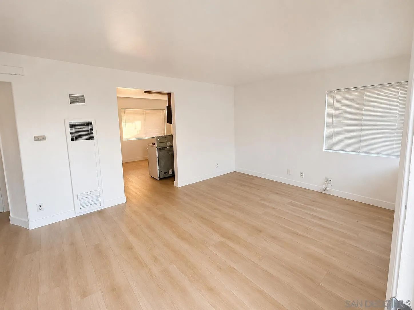 847 E Washington Ave E photo 2